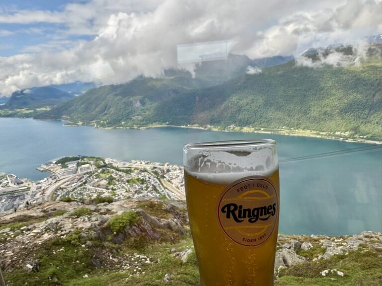 Mountaineering in Åndalsnes